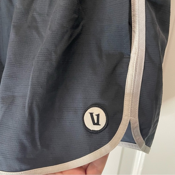 Vuori Cardiff Charcoal Athletic Shorts XL - Picture 2 of 5